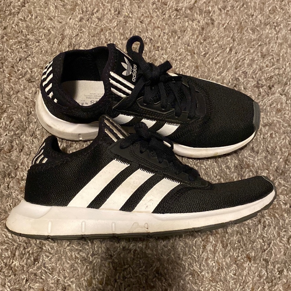 Womens Adidas Swift Run